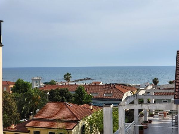 Riferimento A364 - Attico in Vendita a Marina Di Massa