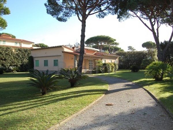 Riferimento V111 - Villa for Affitto in Cinquale