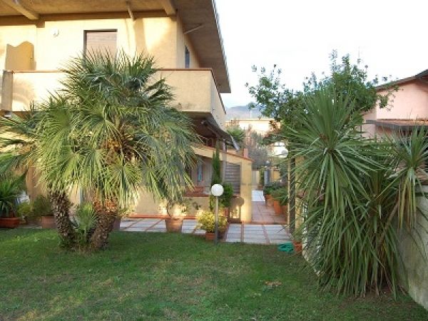 Riferimento V143 - Semi-detached House for Rental a Cinquale