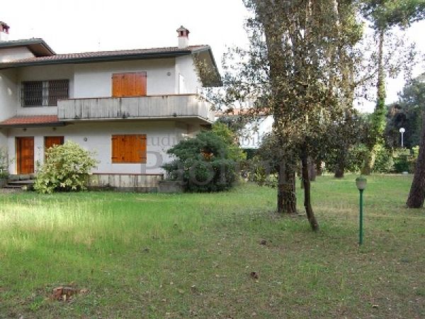 Riferimento V144 - Semi-detached House for Affitto in Vittoria Apuana
