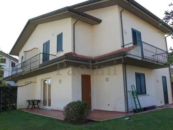 Riferimento V145 - Semi-detached House for Affitto in Cinquale