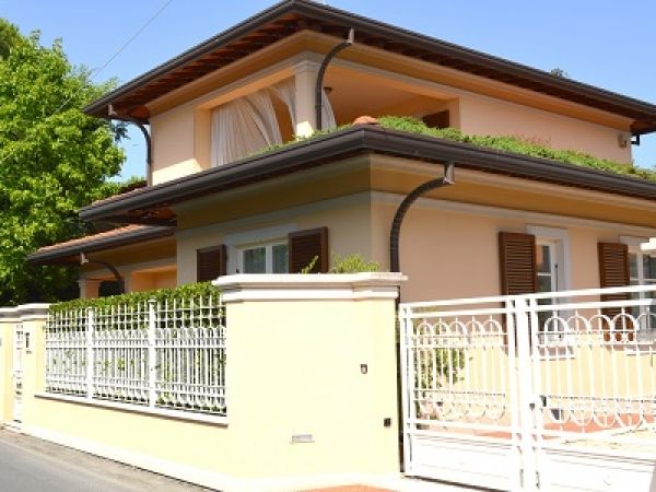 Riferimento V189 - Villa Singola in Affitto a Vittoria Apuana