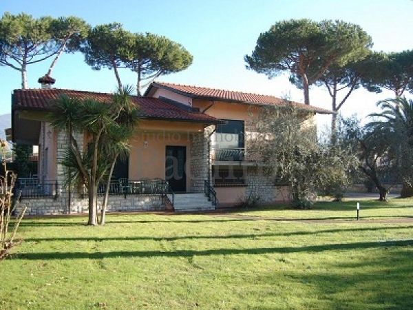 Riferimento V299 - Villa for Affitto in Cinquale