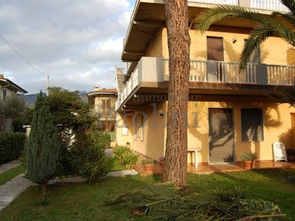 Riferimento V390 - Semi-detached House for Affitto in Cinquale