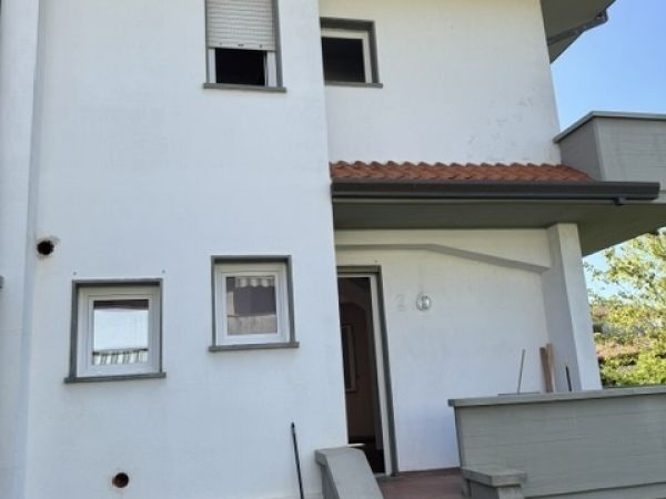 Riferimento V417 - Villa Bifamiliare in Affitto a Cinquale