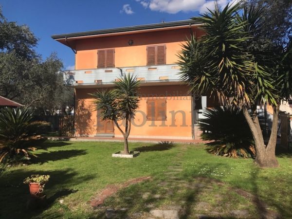 Riferimento V513 - Villa for Vendita in Quercioli