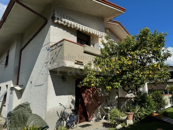 Riferimento V699 - Villa Singola in Vendita a Ronchi