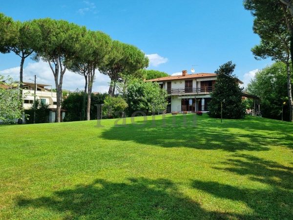 Riferimento V712 - Villa for Vendita in Ronchi