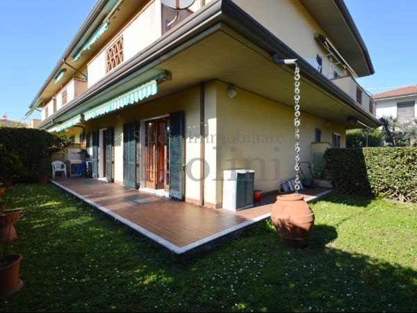 Riferimento V720 - Villetta A Schiera in Vendita a Marina Di Massa