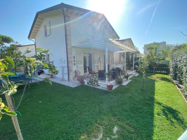 Riferimento V749 - Villa Singola in Vendita a Cinquale