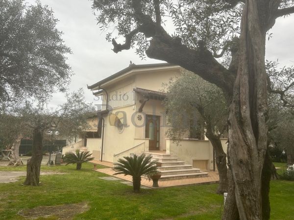 Riferimento V753 - Villa Singola in Vendita a Pozzi